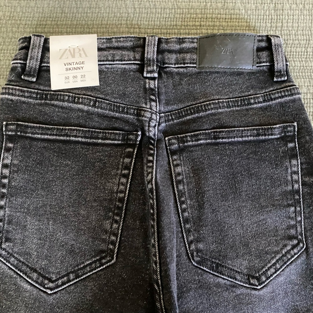 Zara Black Distress Jeans size 00